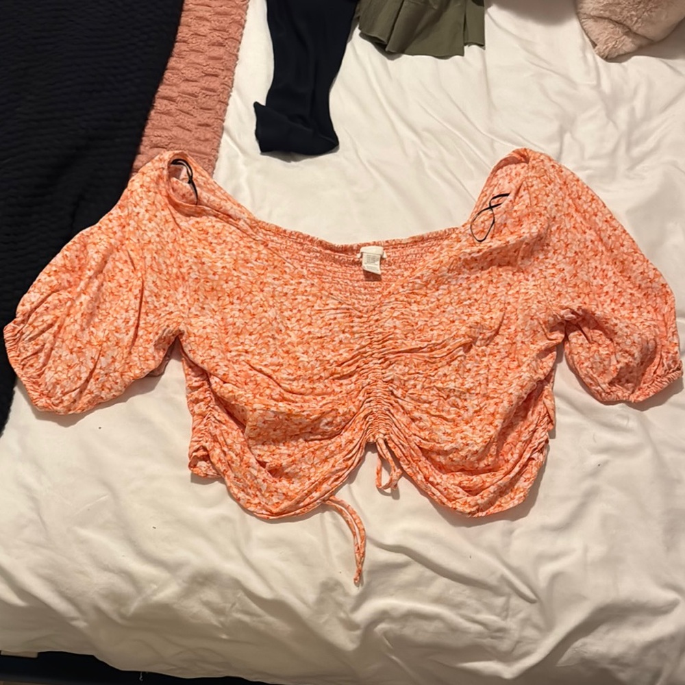 H&M Pink Short Sleeve Ruched Crop Blouse